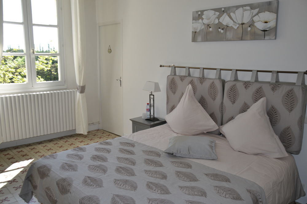 Mas De Capelou Bed & Breakfast